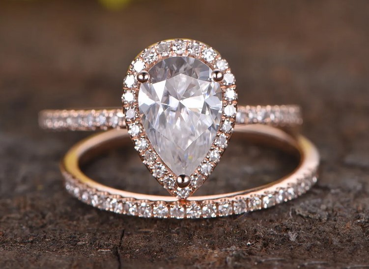Finding the Perfect Pear-Shaped Engagement Ring in New York