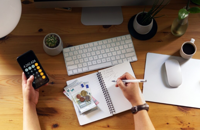 Smart Ways to Track Monthly Expenses